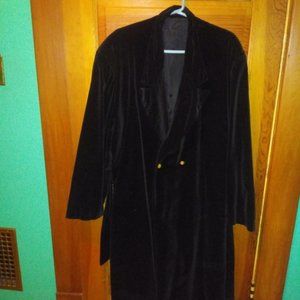 Mens/Womens Size Medium Vintage 1968 Black Velvet Long Trench Coat